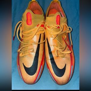 Nike phantom gt2 laser yellow. Top of line cleat lightly used great price